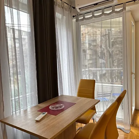 Apartment Sweet *